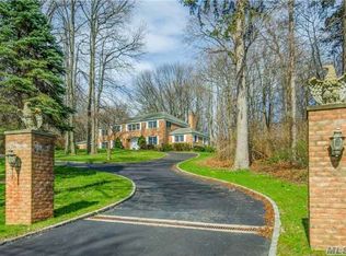 125 Centre Island Rd, Oyster Bay, NY 11771