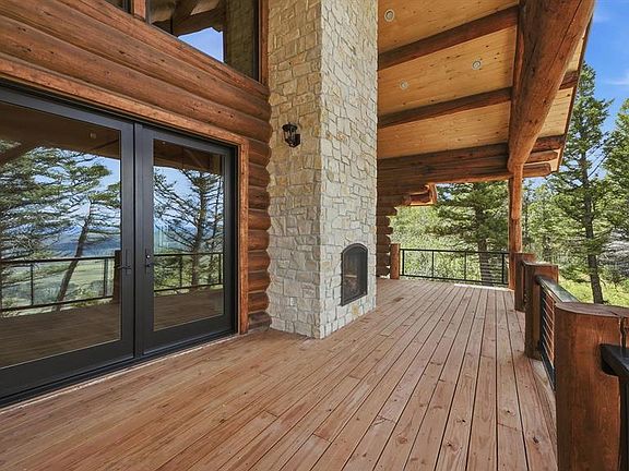 3rd image of 573 Crest Drive