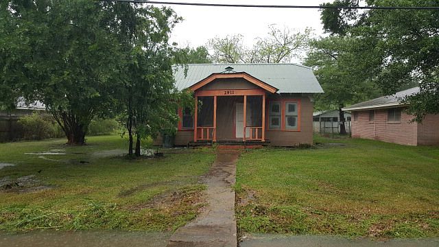 2nd image of 2911 34th St
