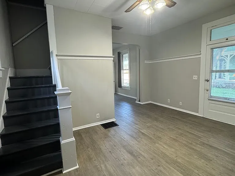 1822 Main St — Photo 5