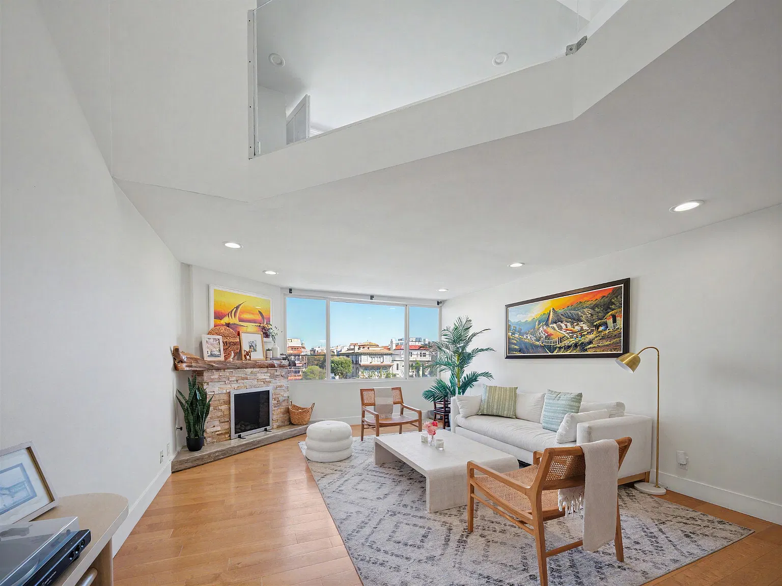 2 bed, 2.5 bath, 1597 sqft, $7,800 — Photo 1