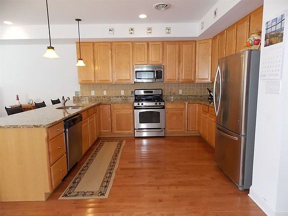 3rd image of 6505 Pacific Ave