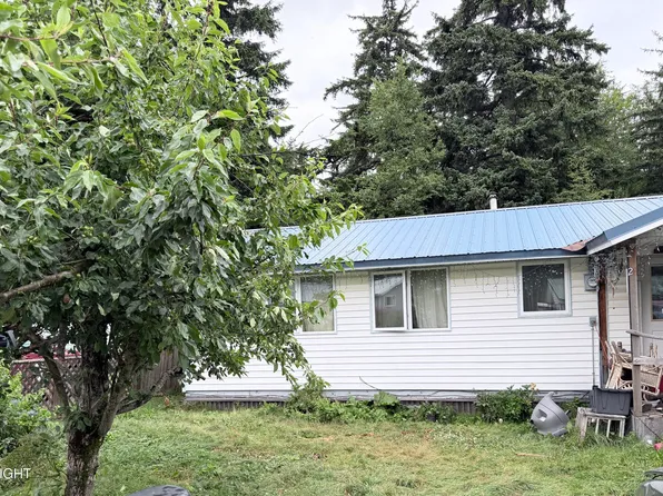 28 Deishu Dr, Haines, AK 99827