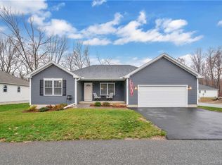 2 Goldfinch Ct #2, East Windsor, CT 06088