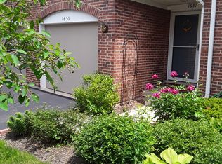 1651 N Courtland Dr, Arlington Heights, IL 60004