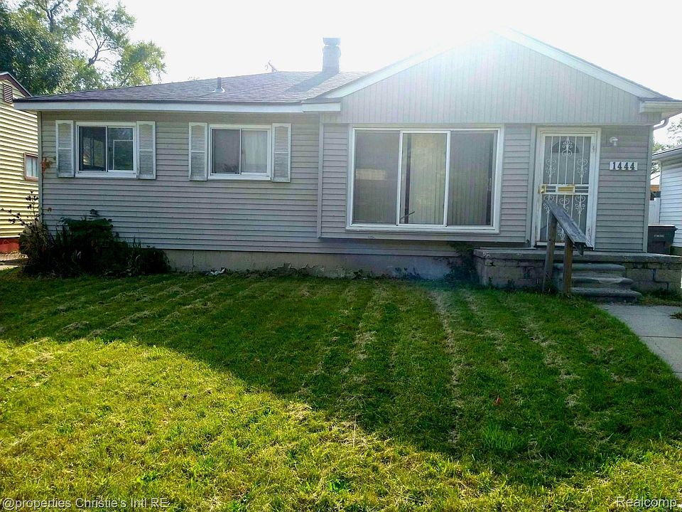 1st image of 1444 Woodland Dr