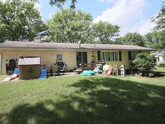 4th image of 1642 Victoria Dr
