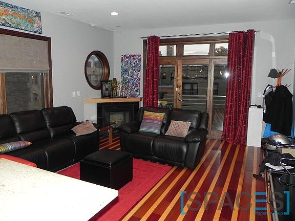 3rd image of 2052 W North Ave APT 2W