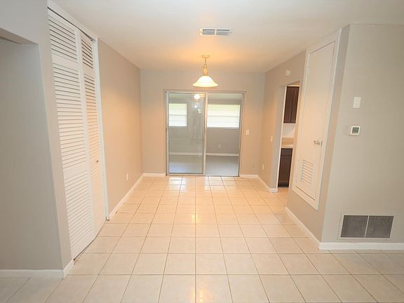 5th image of 1576 Providence Blvd
