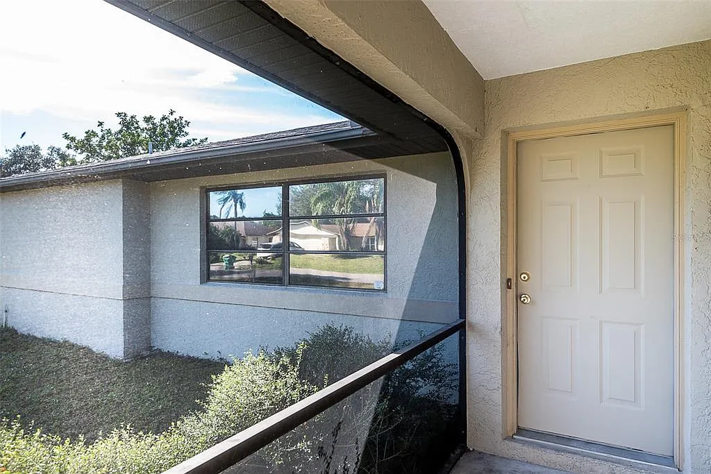 3 bed, 2.0 bath, 1695 sqft, $1,850 — Photo 3