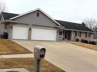 551 Barley Ridge Trl, Freeport, IL 61032