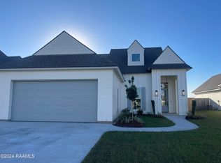 111 Amsterdam Ave, Youngsville, LA 70592