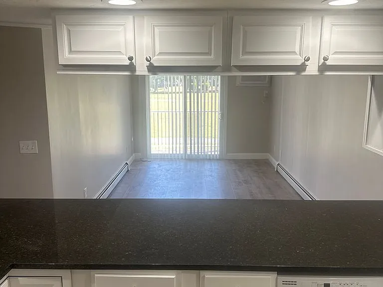 Pondsview Apartments — Photo 186