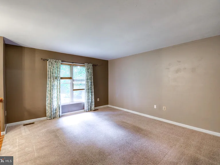 12820 Lake Wilderness Ln — Photo 3