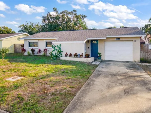 9454 Scott Dr, Seminole, FL 33777