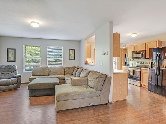 4th image of 9919 196th Ave E