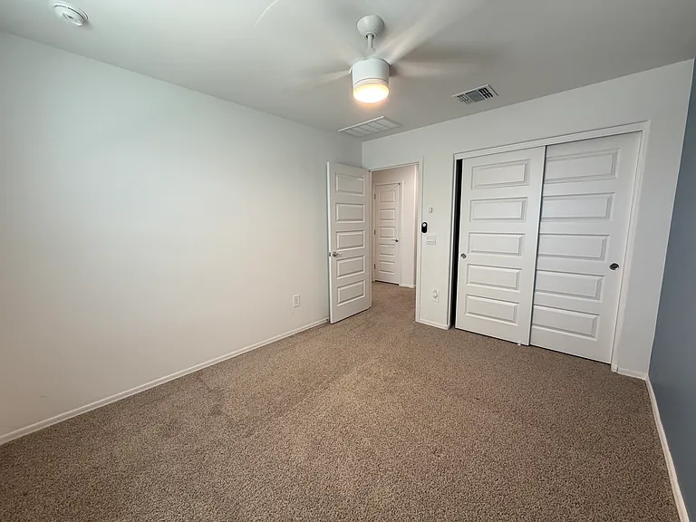 10442 W Guildford Ln — Photo 21