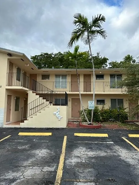 13990 NE 20th Ct #3