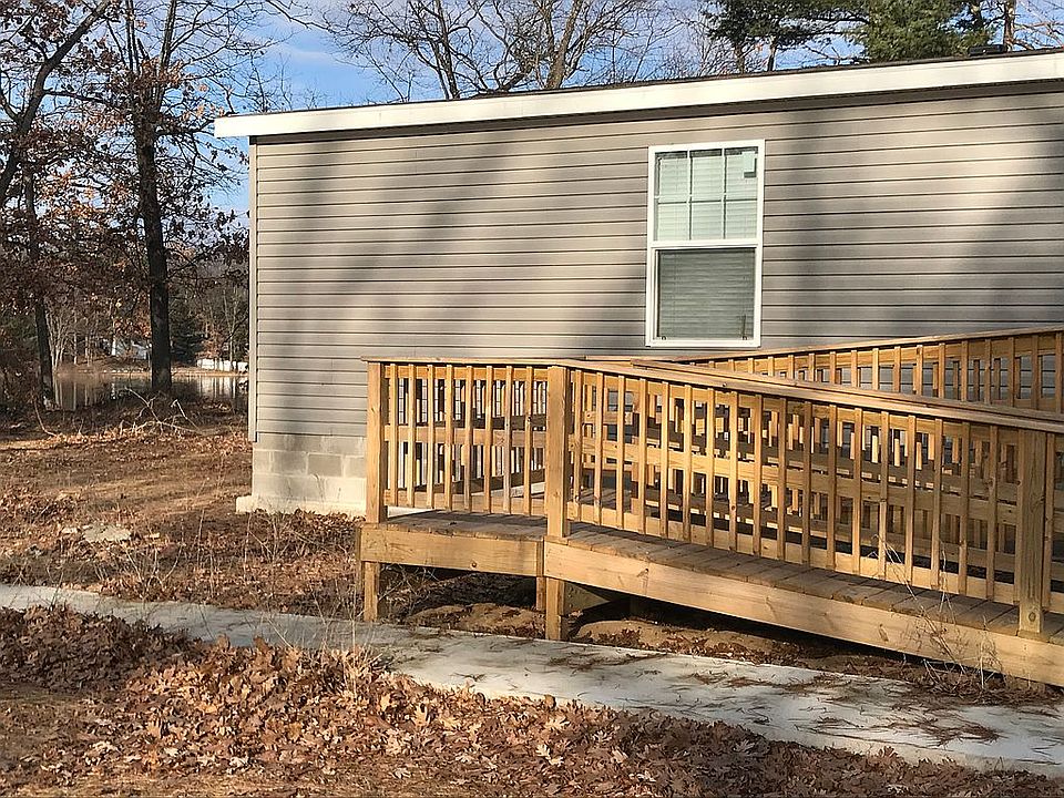 2nd image of 16610 Lake Dr