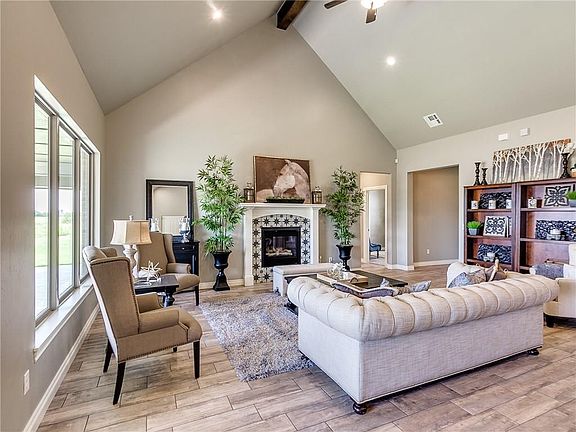 5th image of 2315 Aspen Cir NW