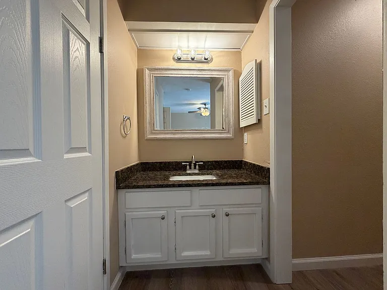 4226 Walnut Hills Dr #4 — Photo 26