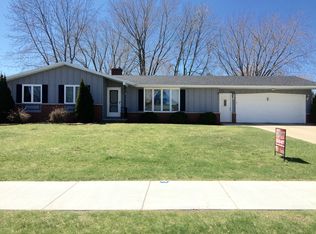 1139 Rockwell Rd, Green Bay, WI 54313