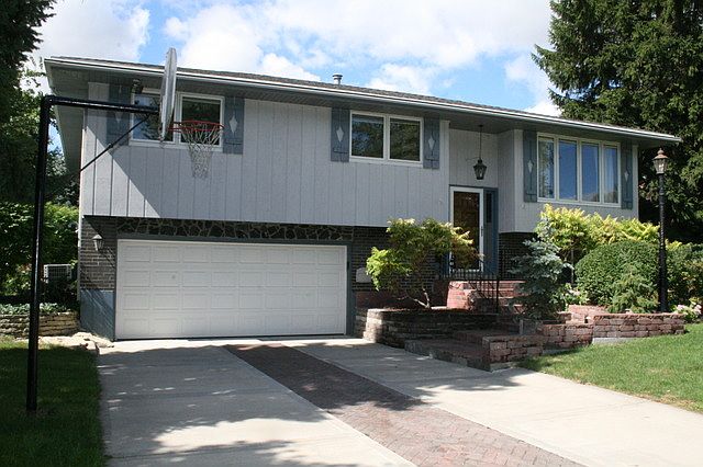 1st image of 527 Shorewood Dr