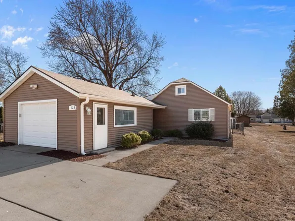 123 East Burnett Street, Beaver Dam, WI 53916