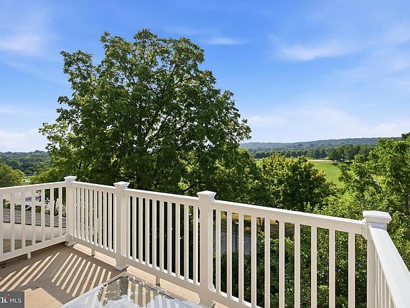 5th image of 30 Parkview Cir