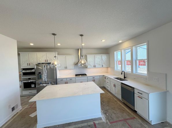 7935 Jade Ln, Victoria, MN 55386