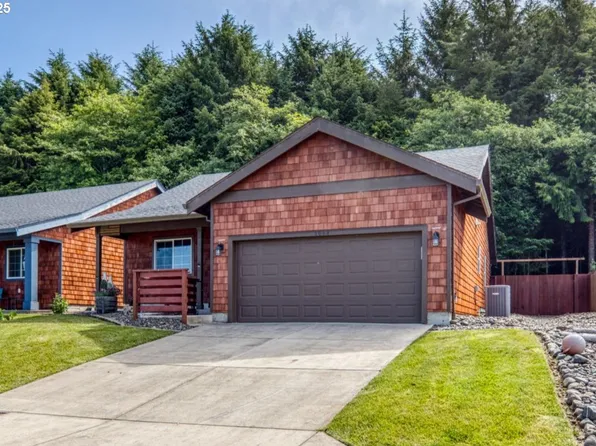 1064 Necarney St, Rockaway Beach, OR 97136