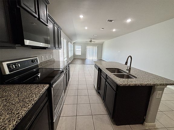 5th image of 8050 Privet St