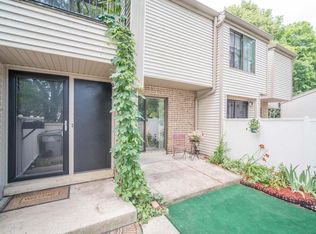 9030 N 70th St #4, Milwaukee, WI 53223