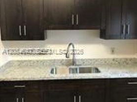 7820 W 29th Way, Hialeah, FL
