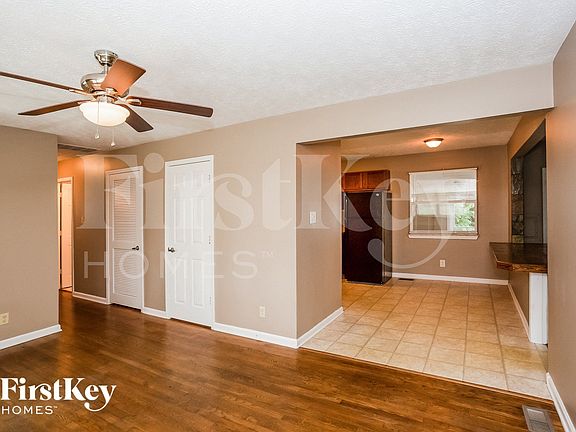 4th image of 3503 Royal Oak Dr