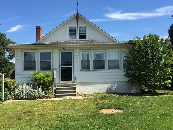 Back entrance to sunroom fac