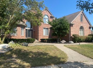 21675 Medallion Ct, Macomb, MI 48044