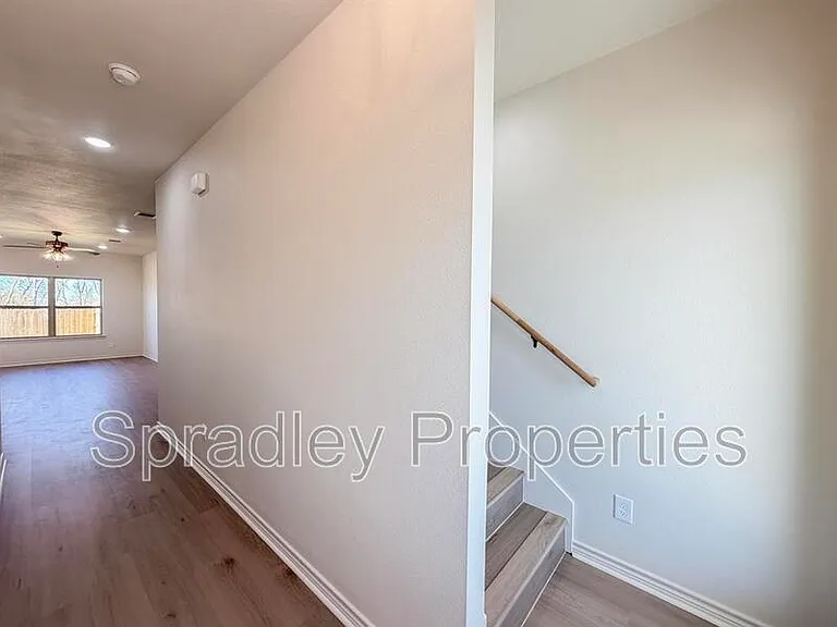 1404 Rita Blanca Ct — Photo 3