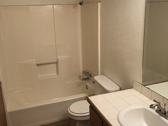 5th image of 336 Chalmette Dr APT B