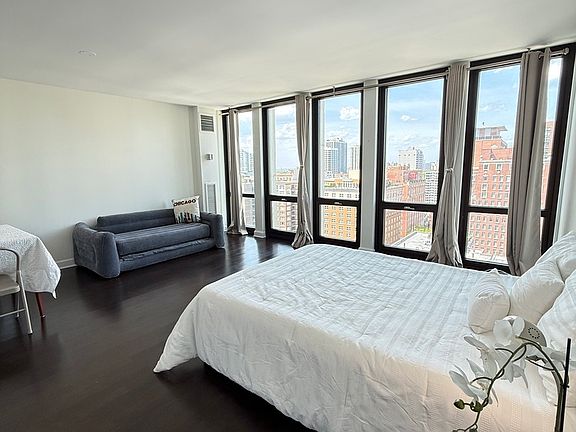 4th image of 1 E Scott St APT 2102