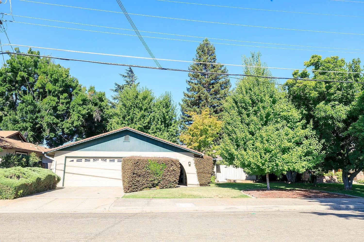 38 Stanislaus Ave photo 1