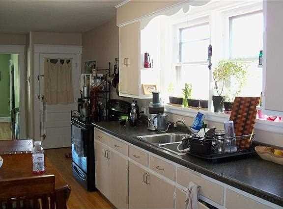 2nd image of 157 W Baraga Ave