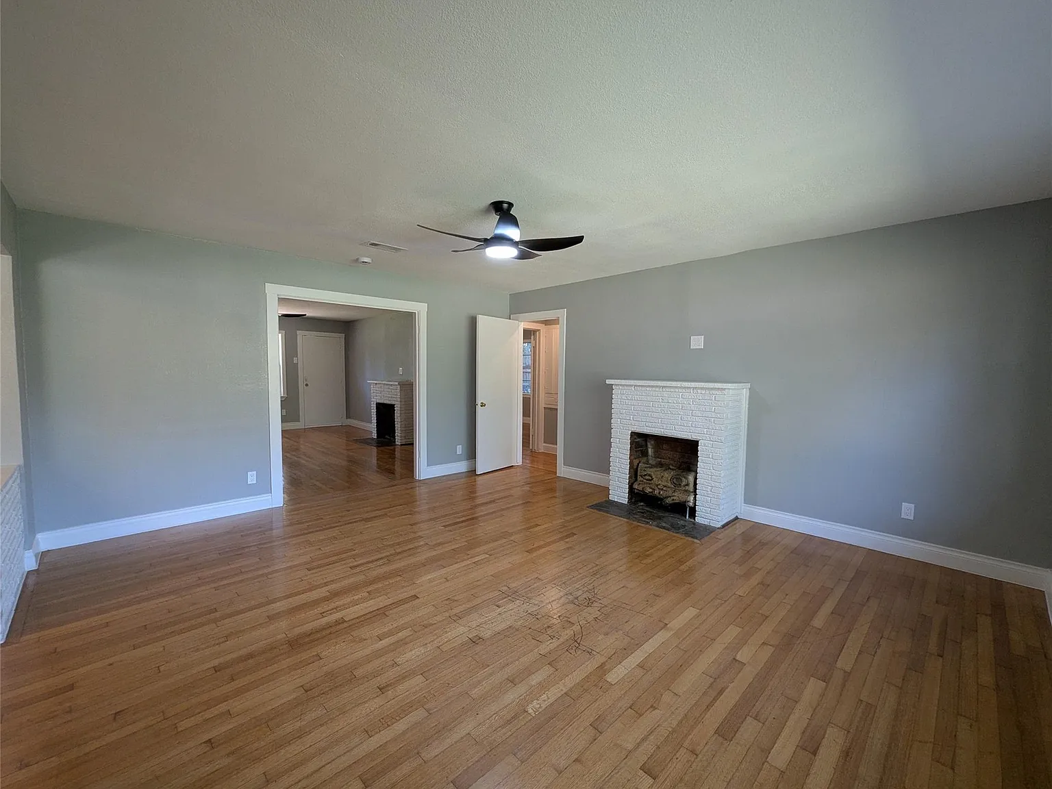2 bed, 1.0 bath, 1346 sqft, $1,700 — Photo 3