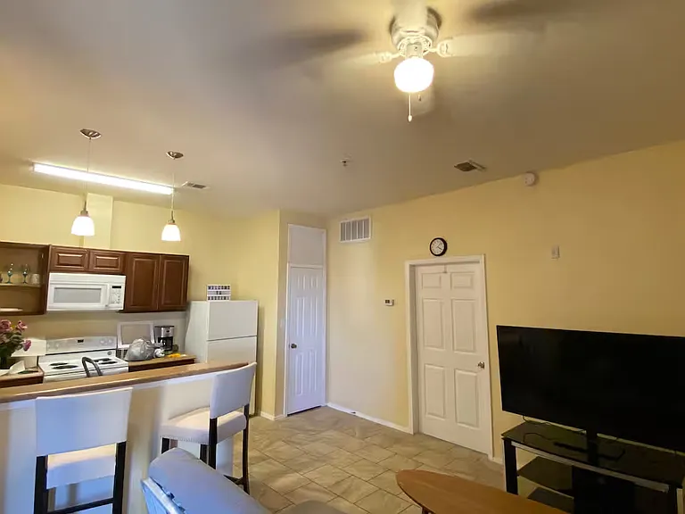 420 N Pleasant Valley Rd #301 — Photo 2