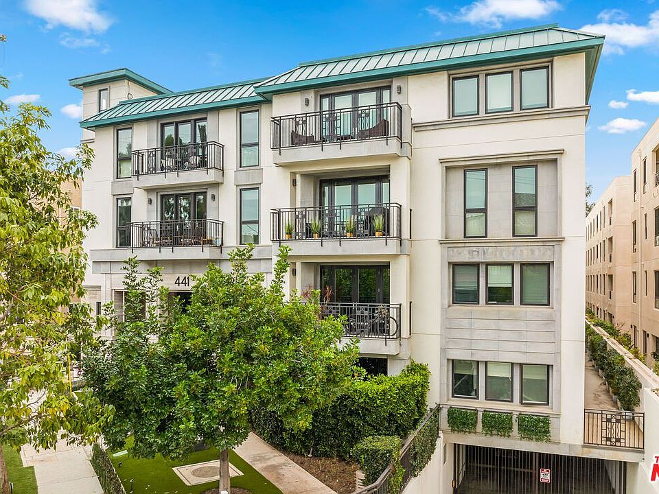 1st image of 441 S Barrington Ave #110