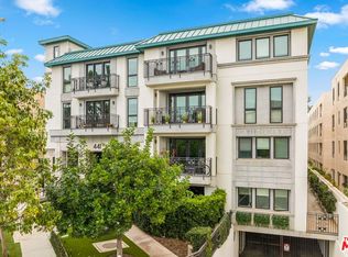 441 S Barrington Ave #110, Los Angeles, CA 90049