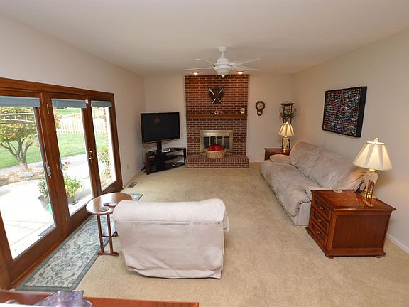 5th image of 8275 Grey Fox Dr