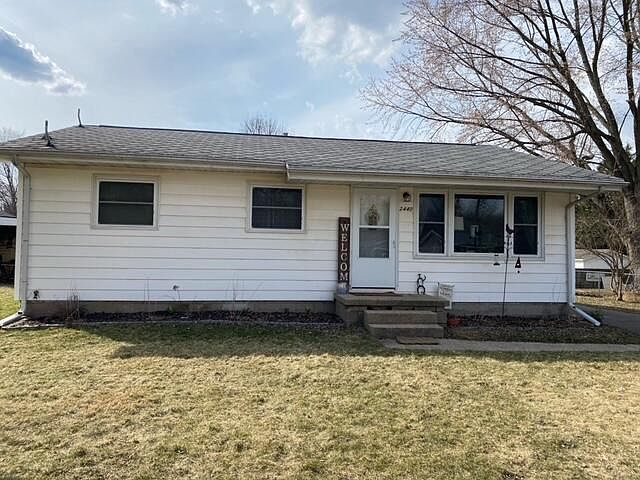 1st image of 2440 Rebecca Ln