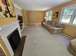 590 Woodbury Rd, Springfield, VT 05156