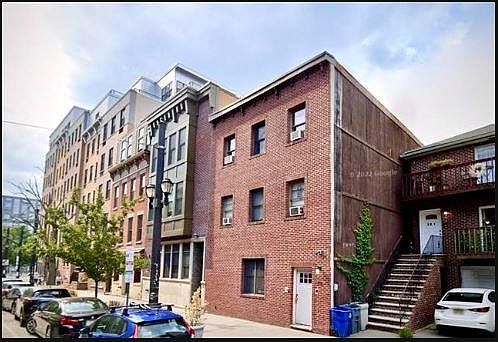 2nd image of 136 Essex St #3
